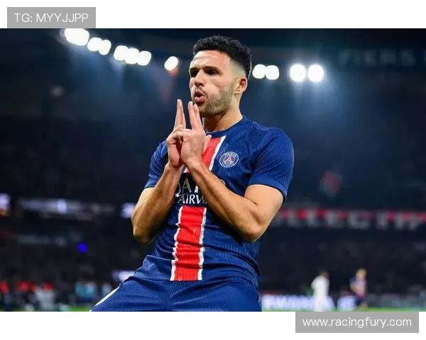 里昂2-3巴黎圣日耳曼，主队虽败但展现顽强斗志