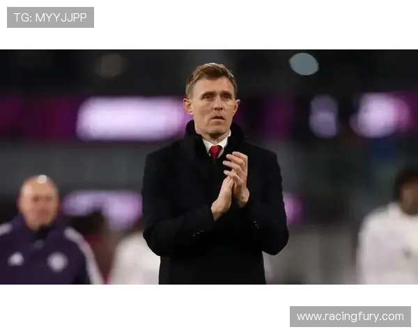 谢什科双响破球荒，临时主帅弗莱彻首秀取一分