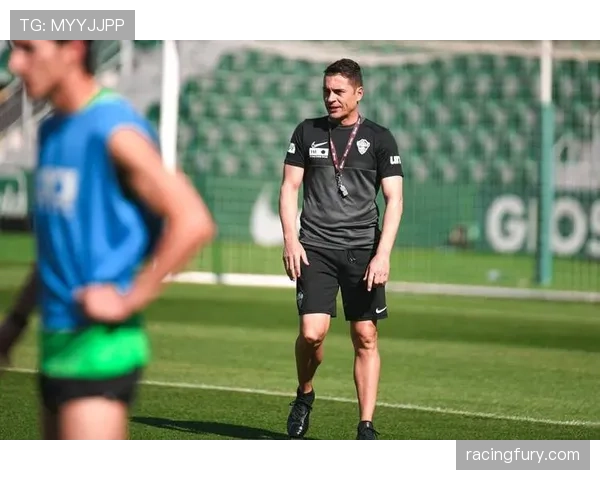 特写：柏林联合的阿根廷籍助教，如何将南美的盯人韧性与德国区域理念融合